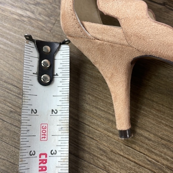 Chinese Laundry Women’s Tan Suede Zig Zag Ankle Strap Open Toe Heel, size 6.5 - Picture 7 of 9